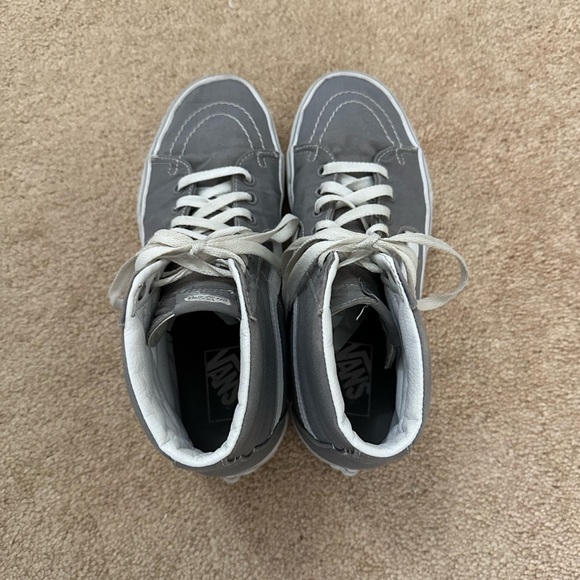 Vans high top skateboard shoes - Picture 1 of 4